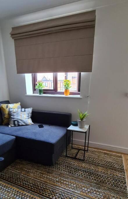 Lovely 2 Bedroom Flat With Free Parking New Southgate Bagian luar foto